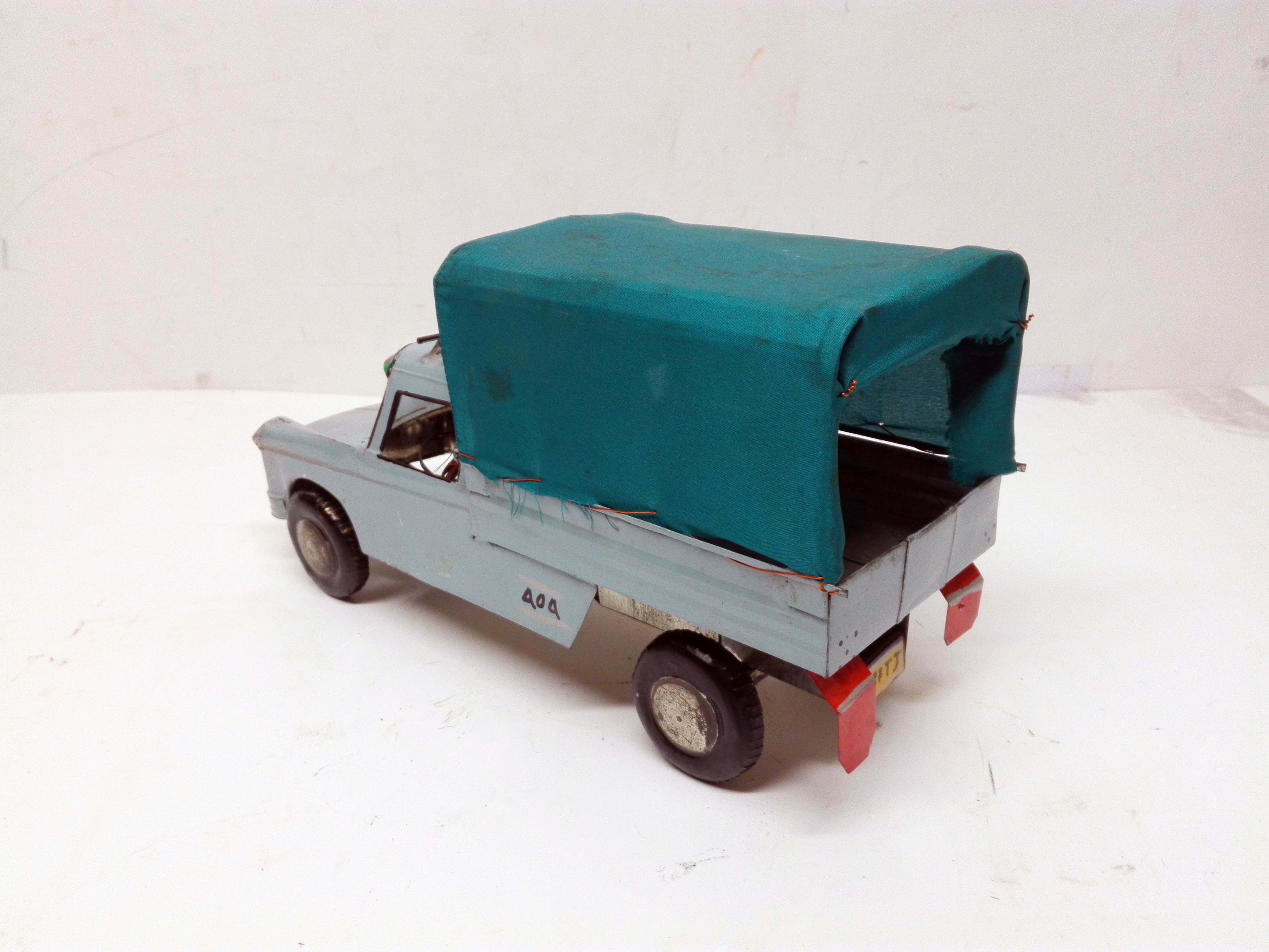 camioneta hojalata tela juguete infantil africa 16.5x30x12 1u